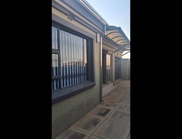 3 BEDROOM HOUSE FOR SALE IN SILUMA VIEW